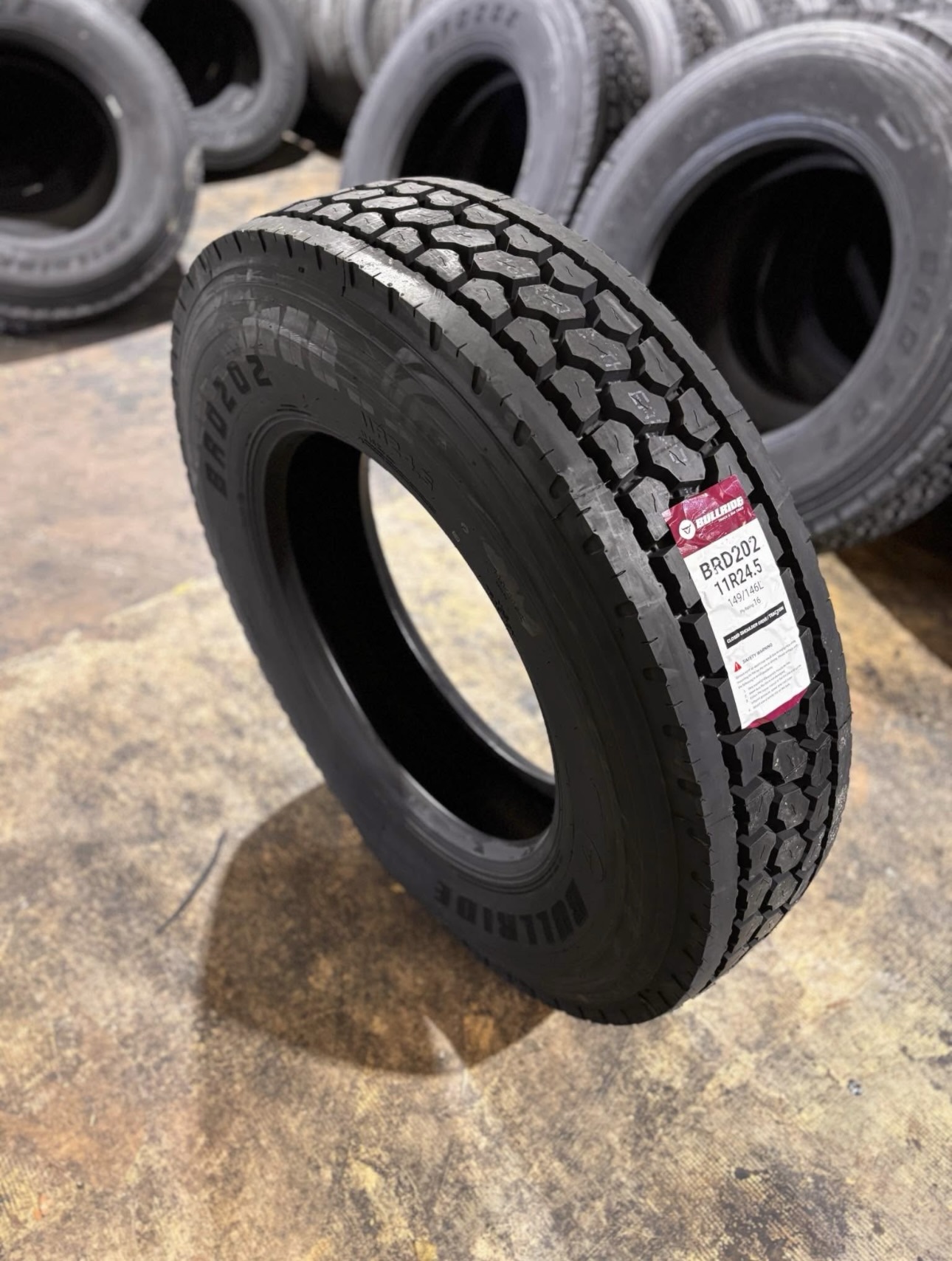 11R24.5 Truck Tires for Sale